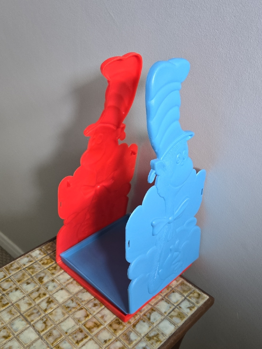 Vintage Red and Blue Plastic Dr. Seuss Book Ends - Picture 3 of 4
